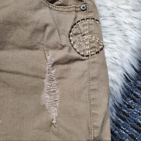 Beige“Avenue”jean shorts (14) - Picture 3 of 8